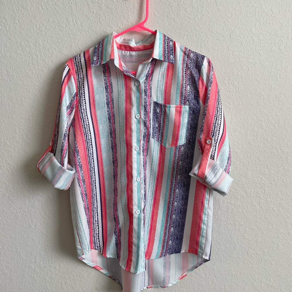 Women’s Boutique Oversized Shirt with Button Lapels on Sleeves. Size Small NWOT - Picture 6 of 14